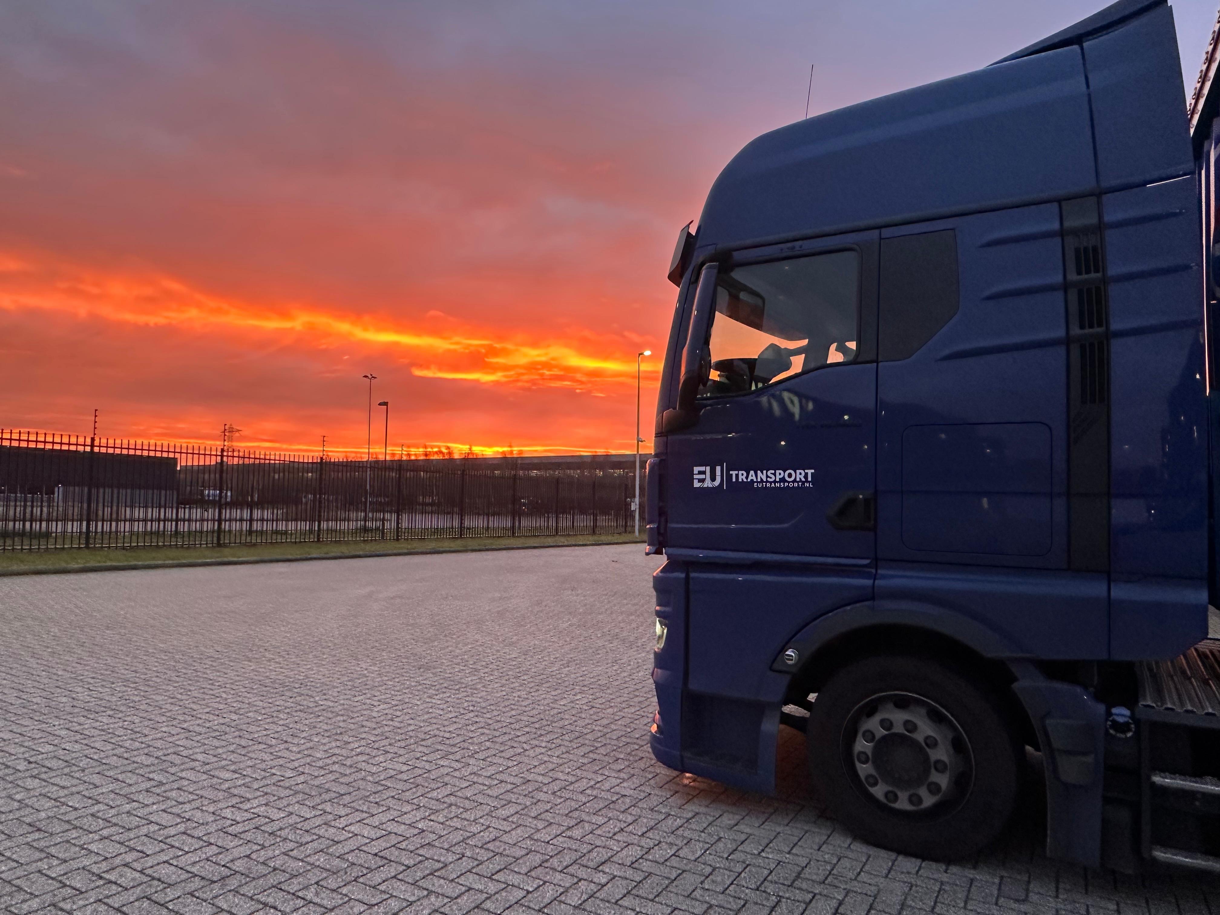 M.A.N. trekker voor internationaal chartertransport